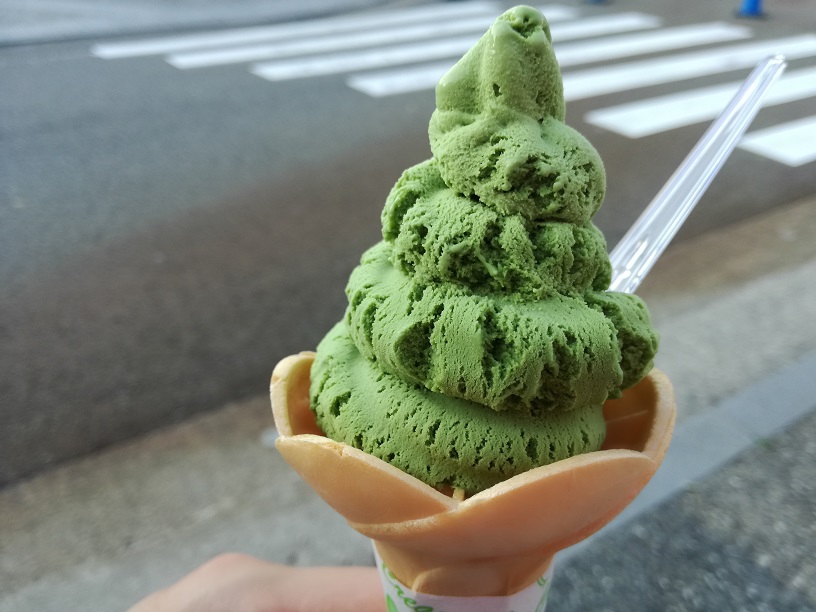 抹茶の専門店【 茶和々 】の抹茶ソフトを食べてみた