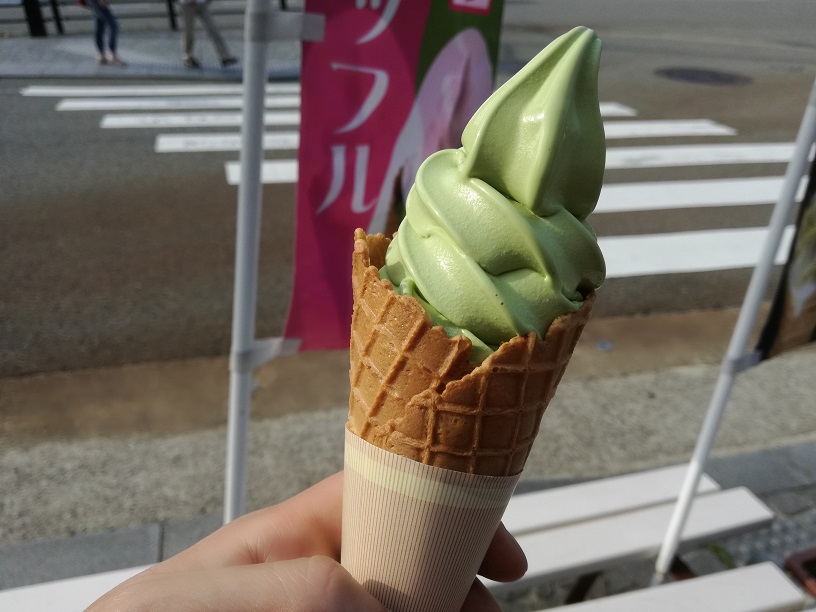 兼六園坂下にあるゆきつりのまちの抹茶ソフト