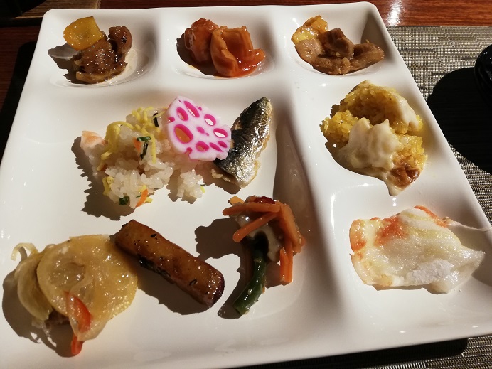 和倉温泉　虹と海の豪華夕食大人ビュッフェ