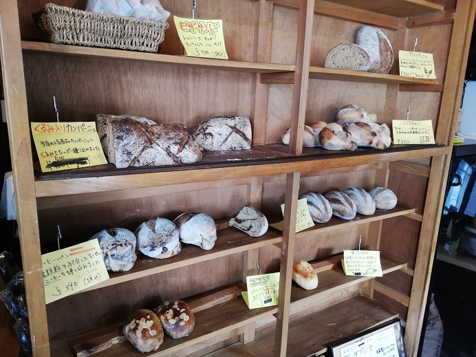 近江町市場の近くパンとピザ屋のお店、レオンでランチ
